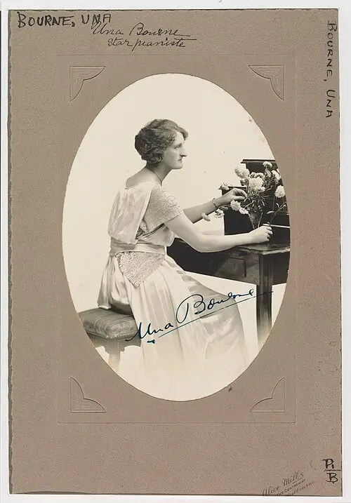 Una Mabel Bourne