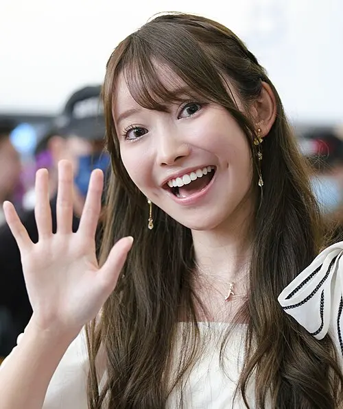 黒見明香