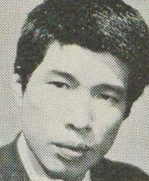 増岡弘