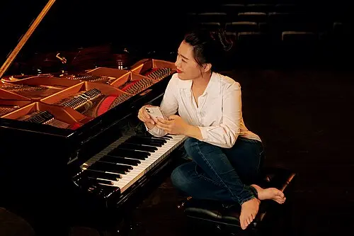 Ching-yun Hu