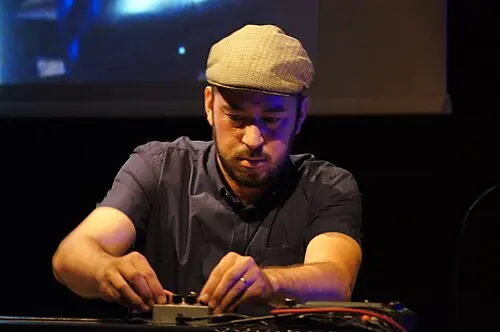 Mark de Clive‐Lowe