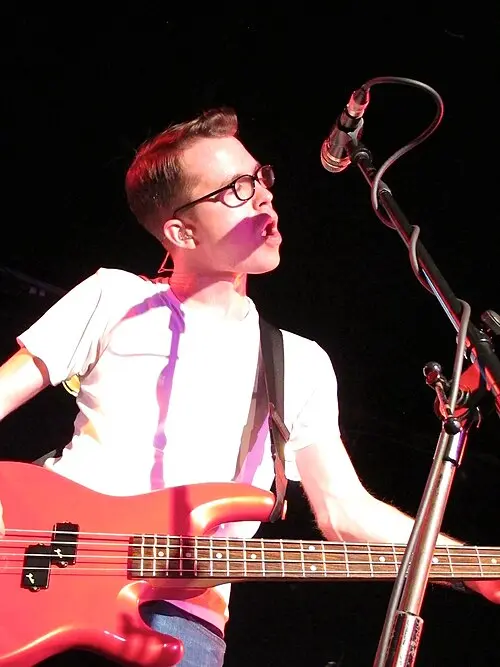 Tom Vek