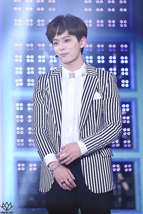 동현