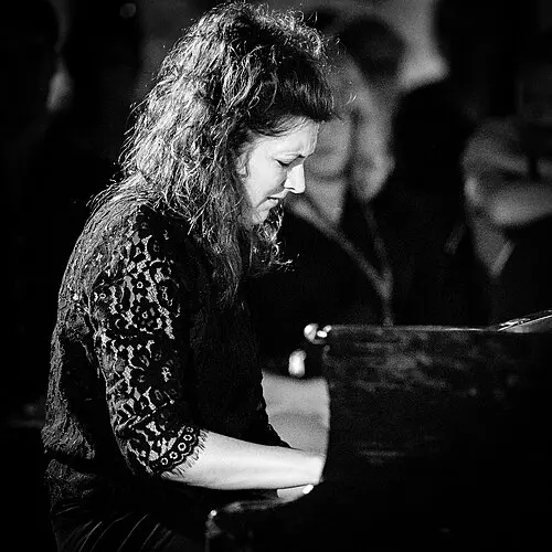 Ève Risser