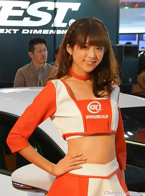 村上麻莉奈