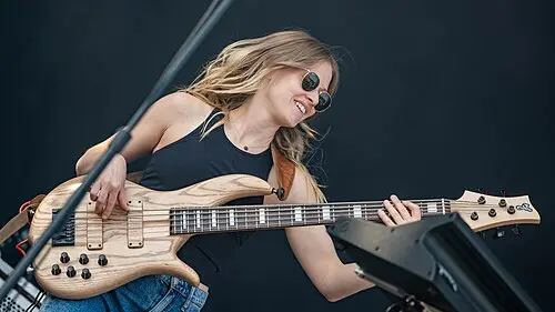 Nicole Row