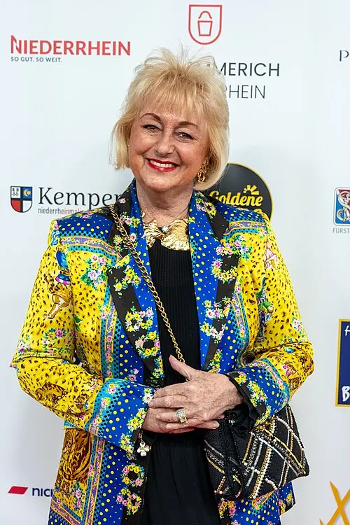 Stefanie Simon