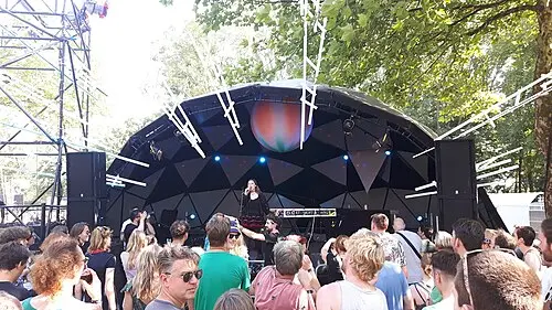 dj. flugvél og geimskip