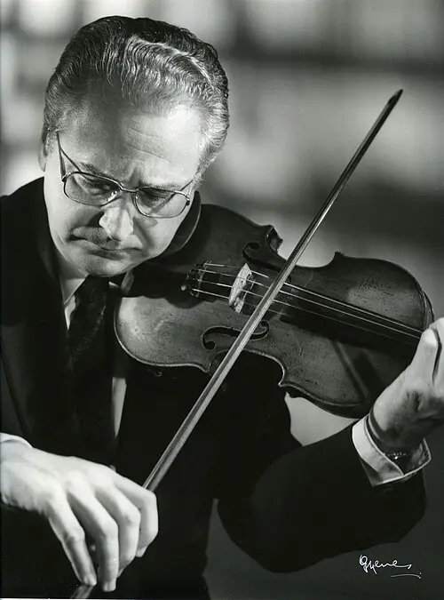 Agustín León Ara