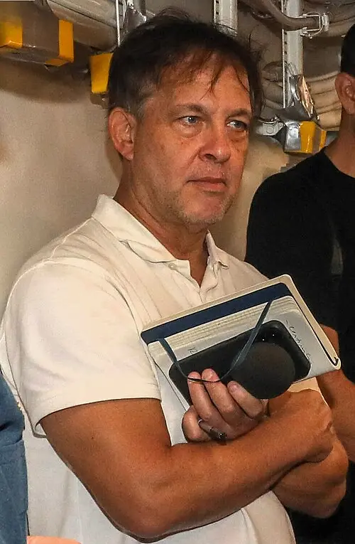 Dexter Filkins