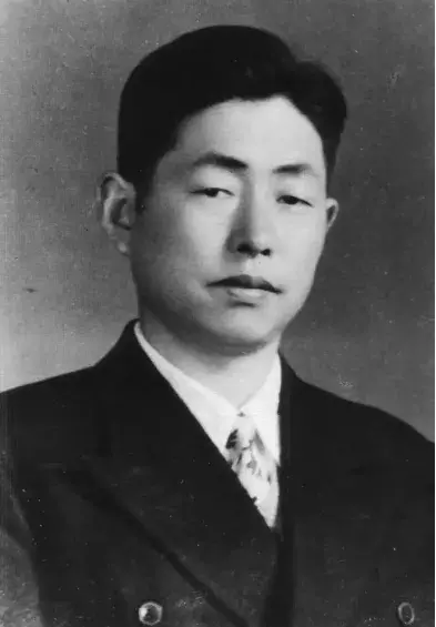 정율성