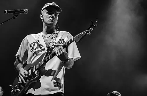 Mac Ayres