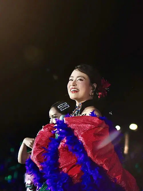 Hoàng Thùy Linh
