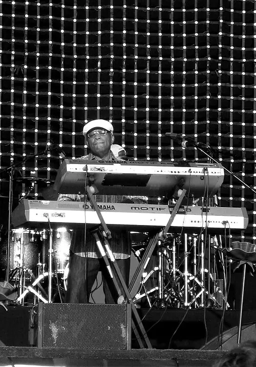 Lonnie Liston Smith & the Cosmic Echoes