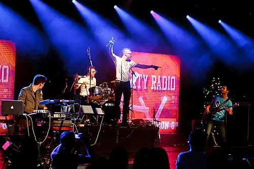 DiRTY RADiO