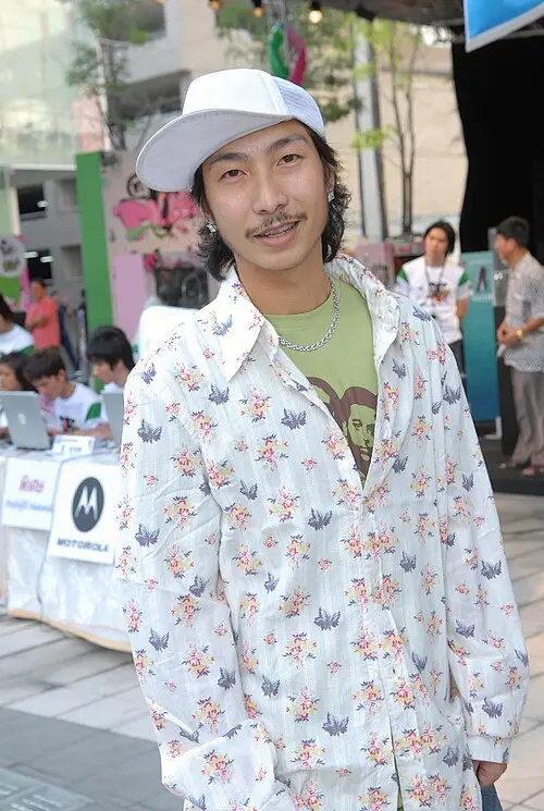 อภิสิทธิ์ โอภาสเอี่ยมลิขิต