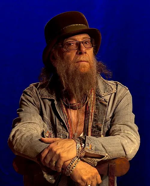 Nikke Ström