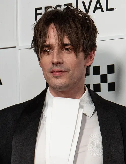 Reeve Carney