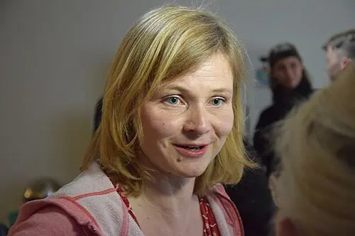 Bernadette La Hengst