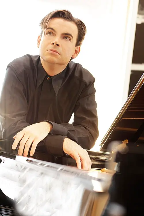 Dejan Lazić