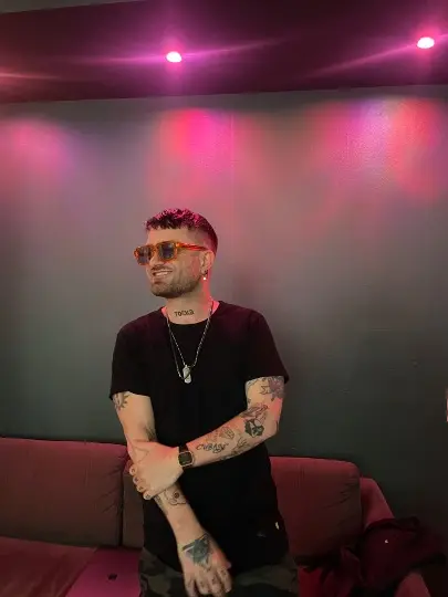 Es