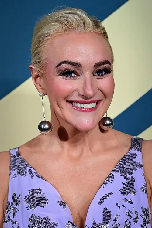 Betsy Wolfe