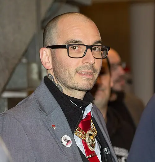 Dr. Mark Benecke