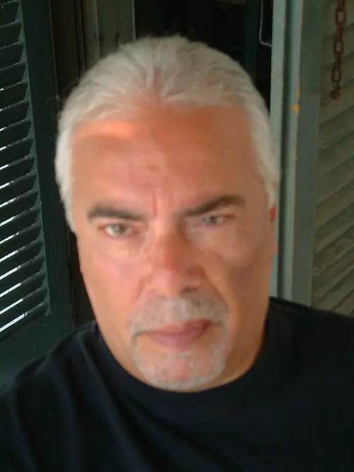 Λάκης Βλαβιανός