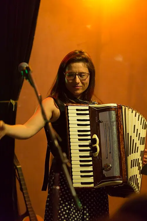 Elana Stone