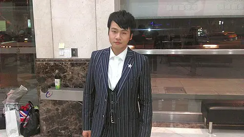 李崗霖