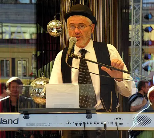 Hillel Tokazier