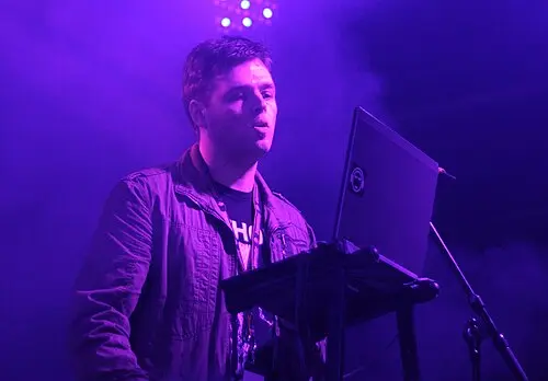 DJ? Acucrack