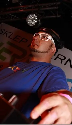 DJ Kostek
