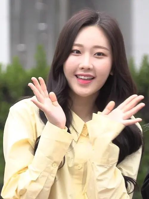 나윤