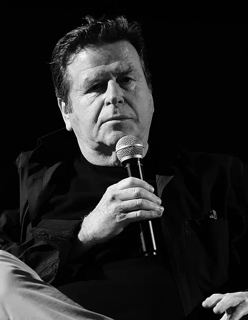 Simon West
