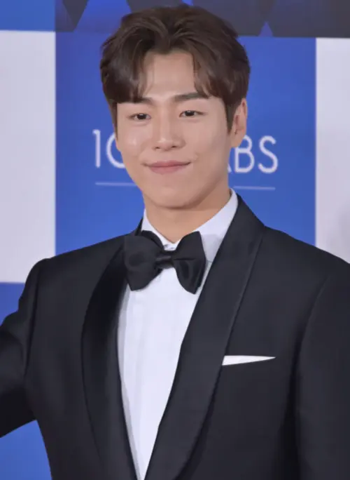 이현우