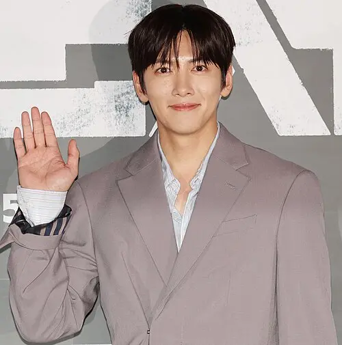 지창욱