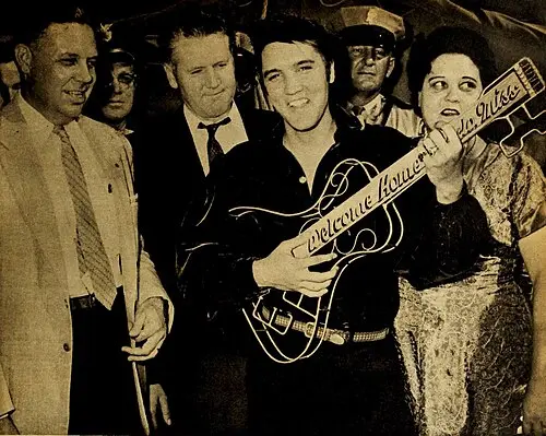 Gladys Presley