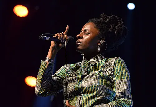 Jah9