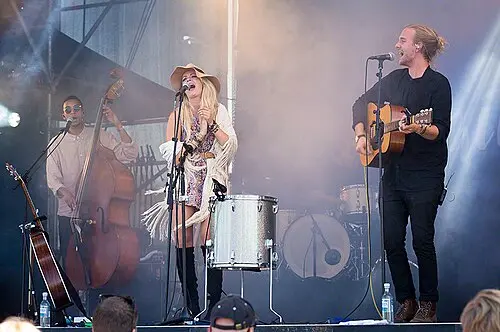Smith & Thell