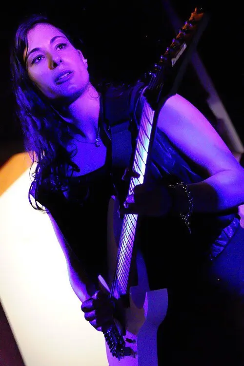 Nili Brosh