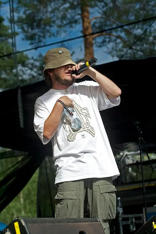 MC Nikke T