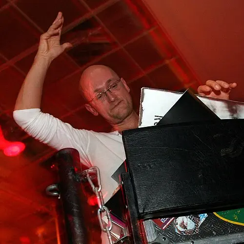 Tobi Neumann