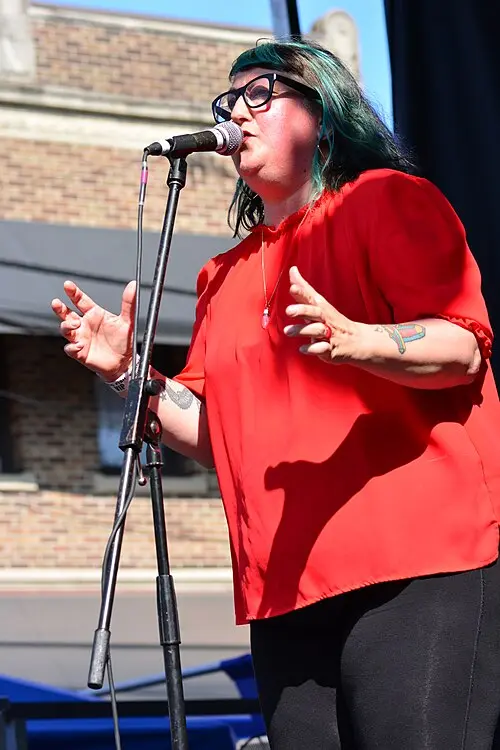 Carrie Akre
