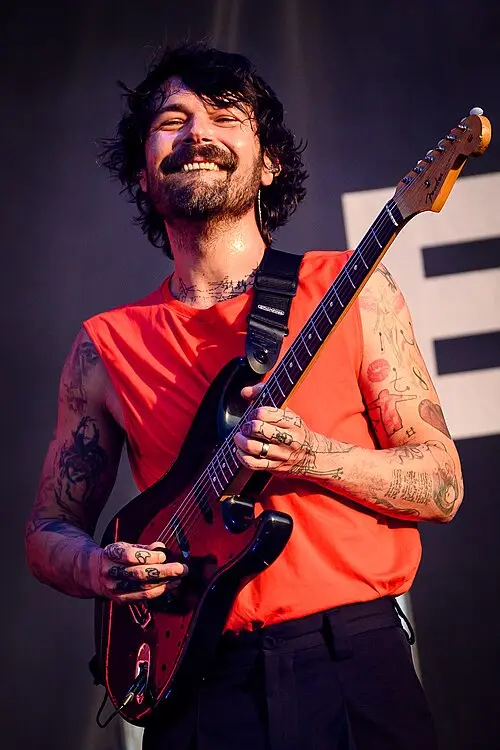 Simon Neil