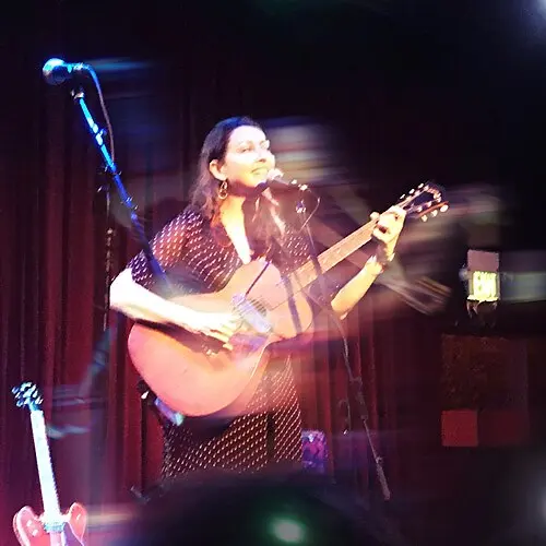 Simone White