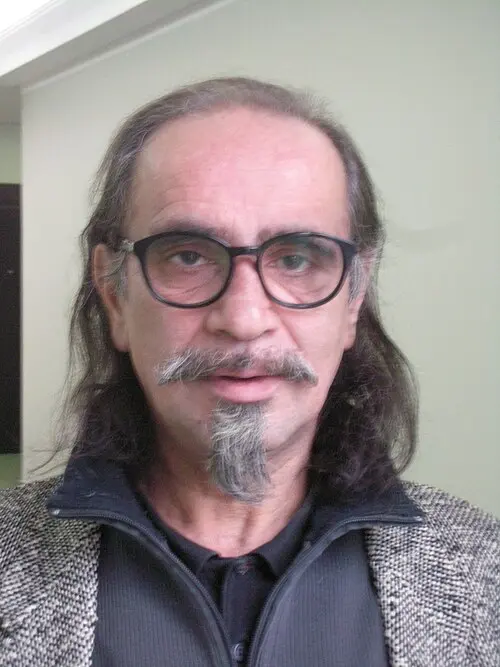 Milo Kurtis