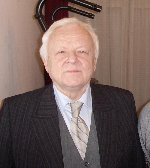 Marian Opania