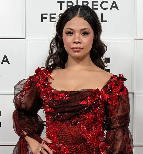 Eva Noblezada