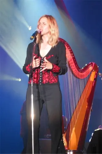 Siân James